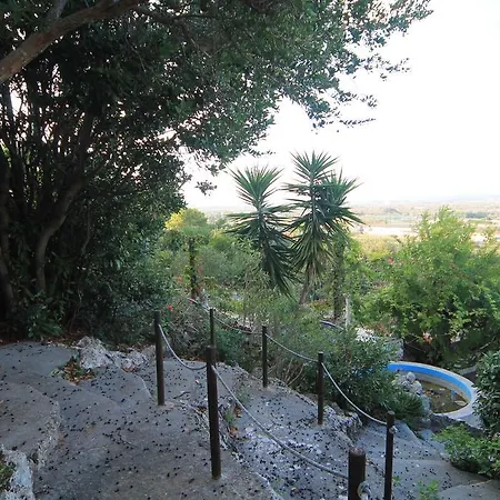 Morena Villa *