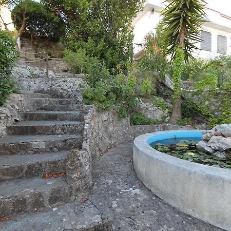 Morena Villa Alliste