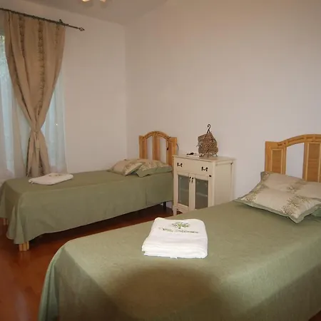 Morena Villa *